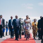 Judith Suminwa reçoit le président de la Guinée-Bissau à l’aéroport de N’djili